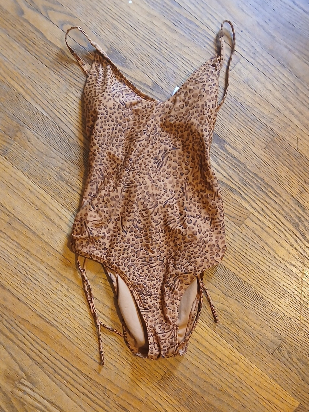 Shade & Shore Leopard One Pice Bathing Suit Scrunch Strings